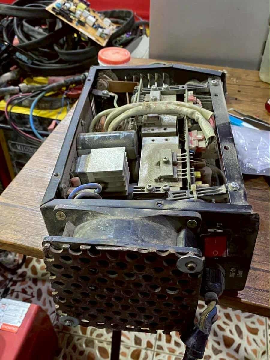 บริการ/รับซ่อมตู้เชื่อมทุกประเภท